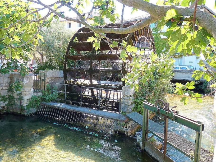Le Nid De Marius Leilighet LʼIsle-sur-la-Sorgue Eksteriør bilde