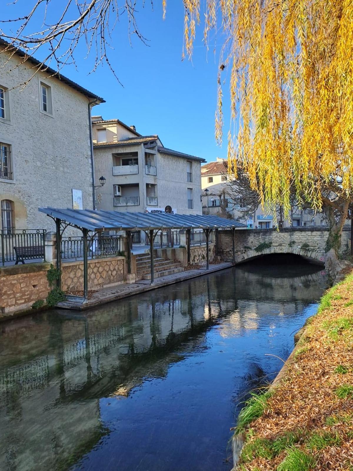 Le Nid De Marius Leilighet LʼIsle-sur-la-Sorgue Eksteriør bilde